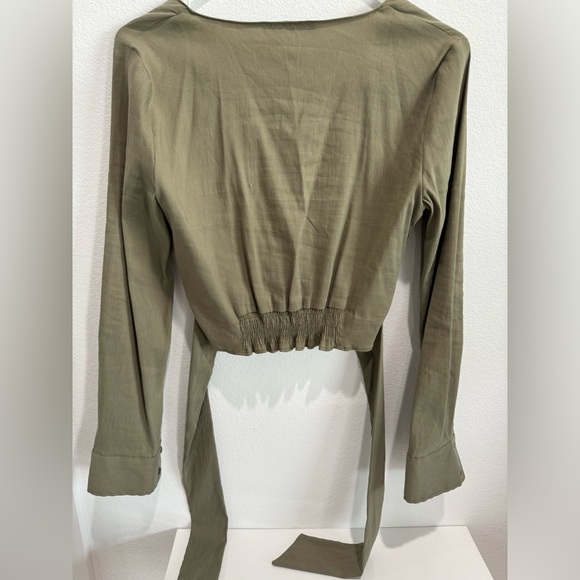 Zara olive green, Long sleeve,  linen tie back crop top - Picture 3 of 7